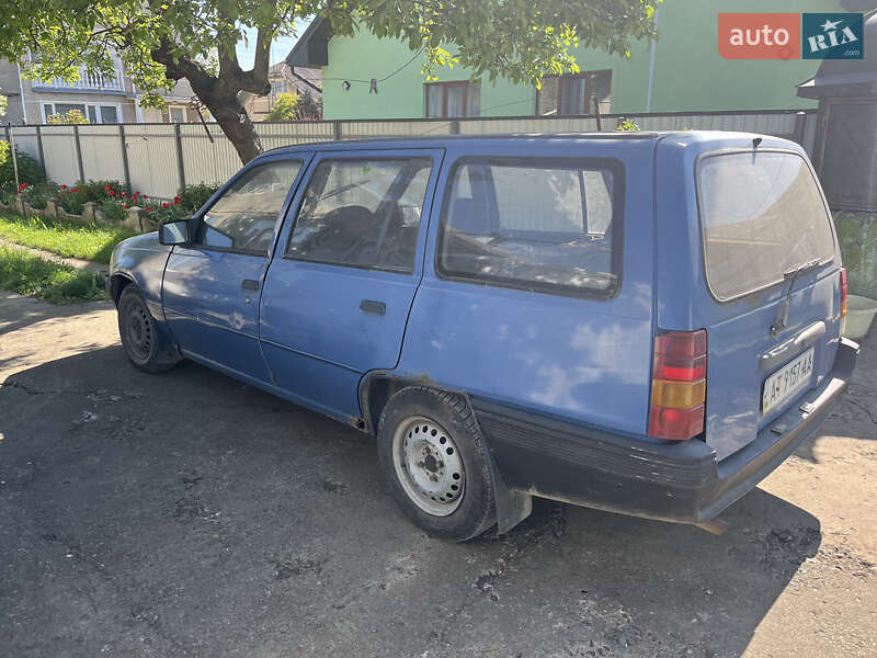 Універсал Opel Kadett 1990 в Городенці