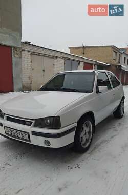 Хэтчбек Opel Kadett 1988 в 
