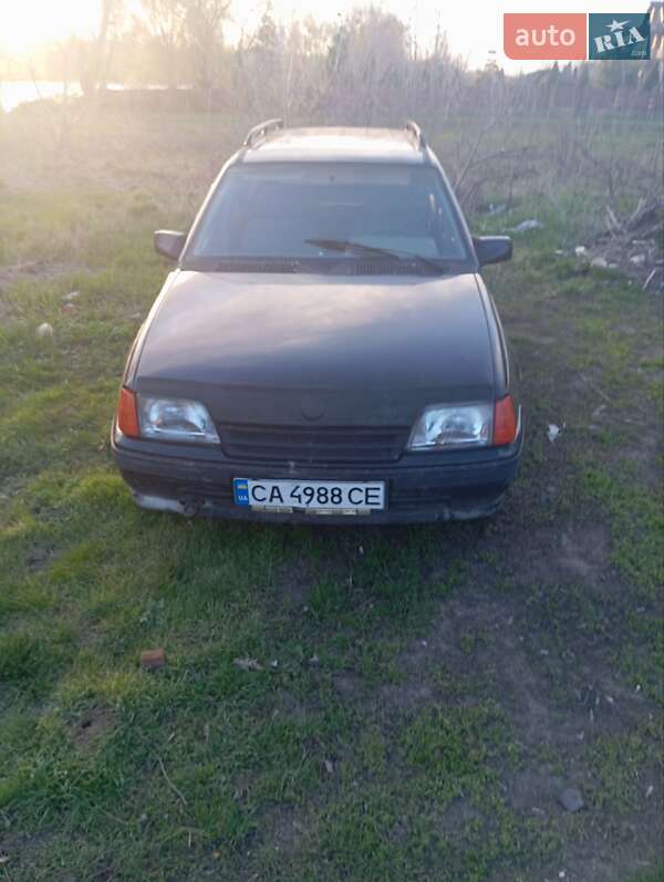 Универсал Opel Kadett 1989 в Умани фото 4 Универсал Opel Kadett 1989 в Умани