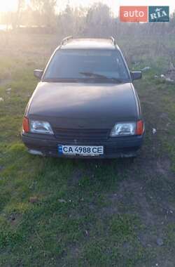 Универсал Opel Kadett 1989 в 