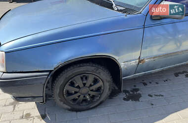 Хэтчбек Opel Kadett 1990 в 