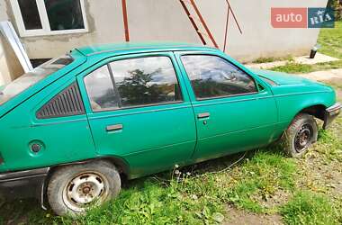 Хэтчбек Opel Kadett 1985 в Бережанах