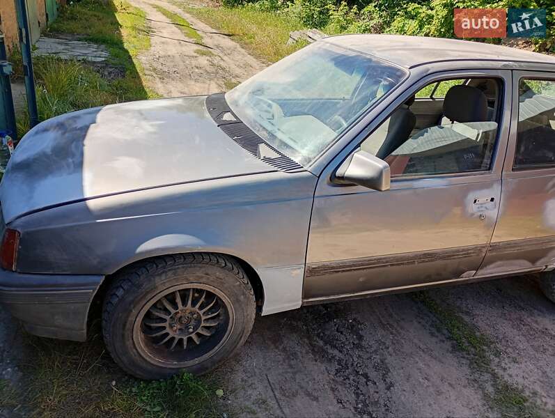 Хетчбек Opel Kadett 1990 в Ніжині