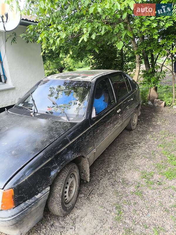 Хэтчбек Opel Kadett 1988 в Виннице