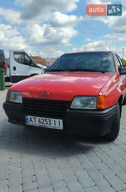Седан Opel Kadett 1988 в Коломиї
