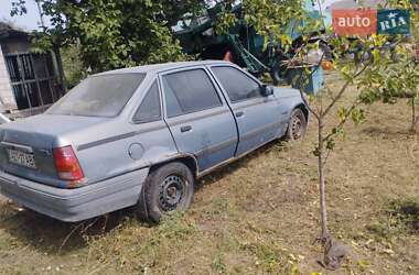 Седан Opel Kadett 1985 в Пушкаровке
