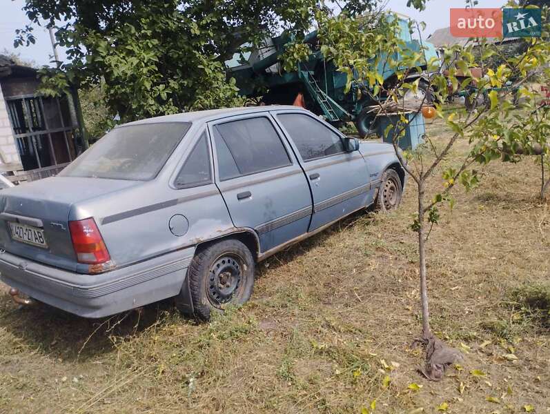 Седан Opel Kadett 1985 в 