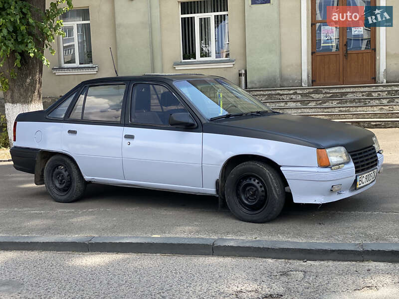Седан Opel Kadett 1986 в Рівному
