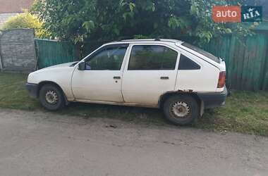 Хэтчбек Opel Kadett 1985 в Нежине