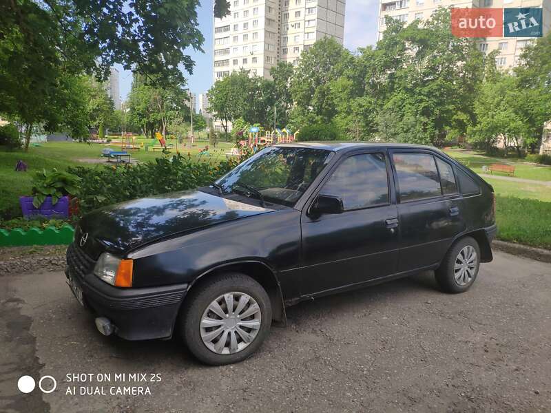 Хэтчбек Opel Kadett 1988 в Харькове фото 5 Хэтчбек Opel Kadett 1988 в Харькове