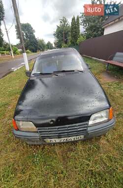 Хетчбек Opel Kadett 1988 в Оратові