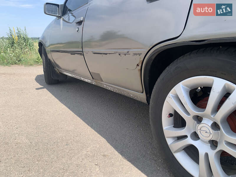 Седан Opel Kadett 1988 в Мироновке фото 7 Седан Opel Kadett 1988 в Мироновке