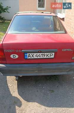 Седан Opel Kadett 1988 в Ізюмі