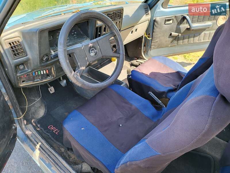 Хетчбек Opel Kadett 1979 в Снігурівці