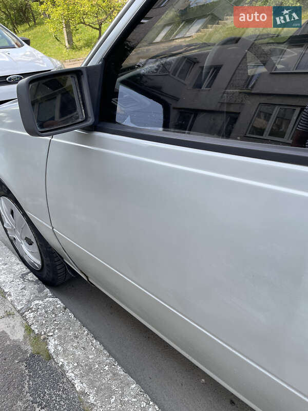 Седан Opel Kadett 1988 в Львове