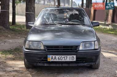 Хэтчбек Opel Kadett 1988 в Василькове