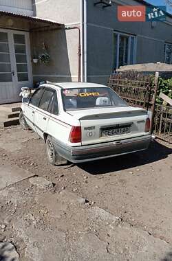 Седан Opel Kadett 1987 в Неполоківцях