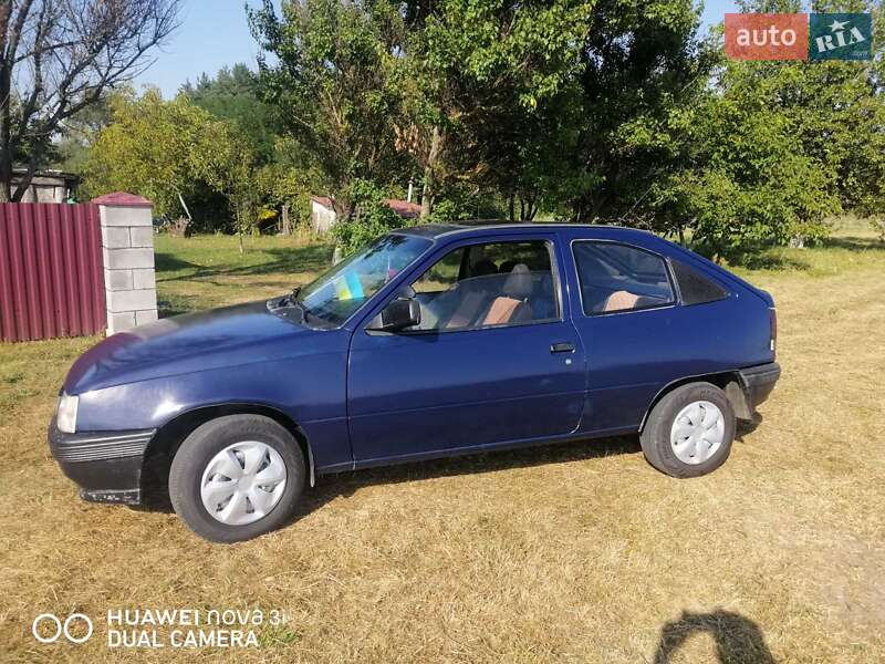 Хэтчбек Opel Kadett 1985 в Ковеле