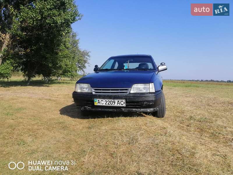 Хэтчбек Opel Kadett 1985 в Ковеле
