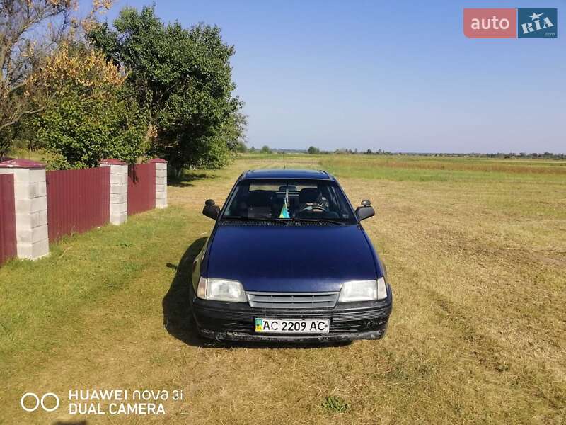 Хэтчбек Opel Kadett 1985 в Ковеле