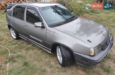 Седан Opel Kadett 1985 в Остер
