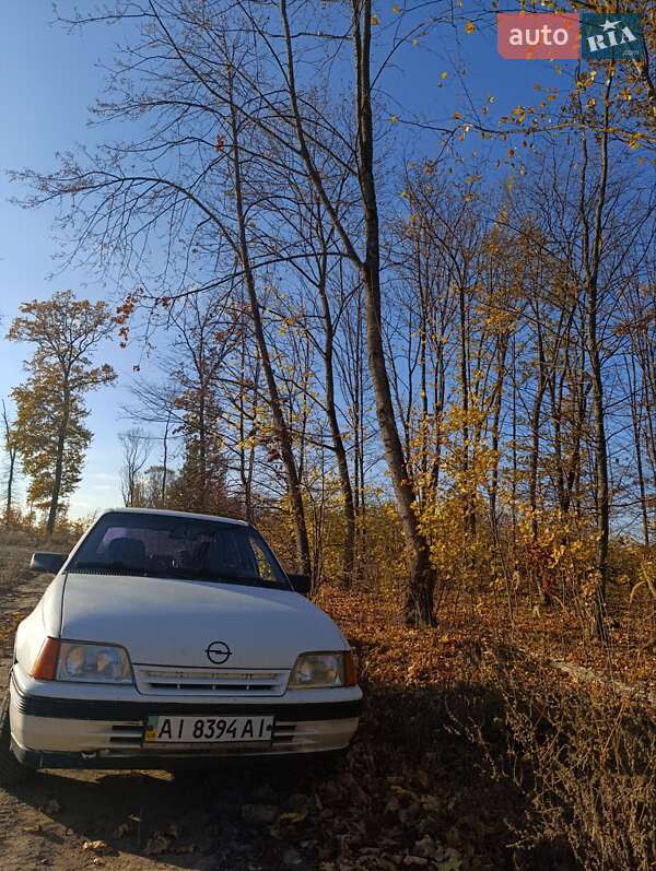 Седан Opel Kadett 1988 в Смеле