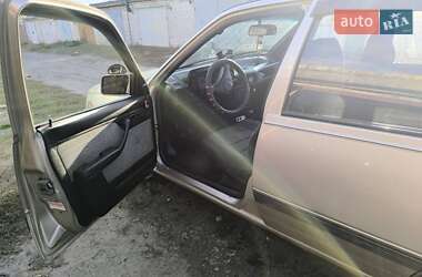 Седан Opel Kadett 1989 в 