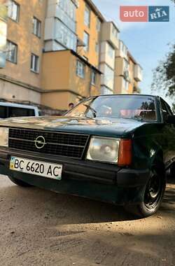 Хэтчбек Opel Kadett 1982 в Калуше