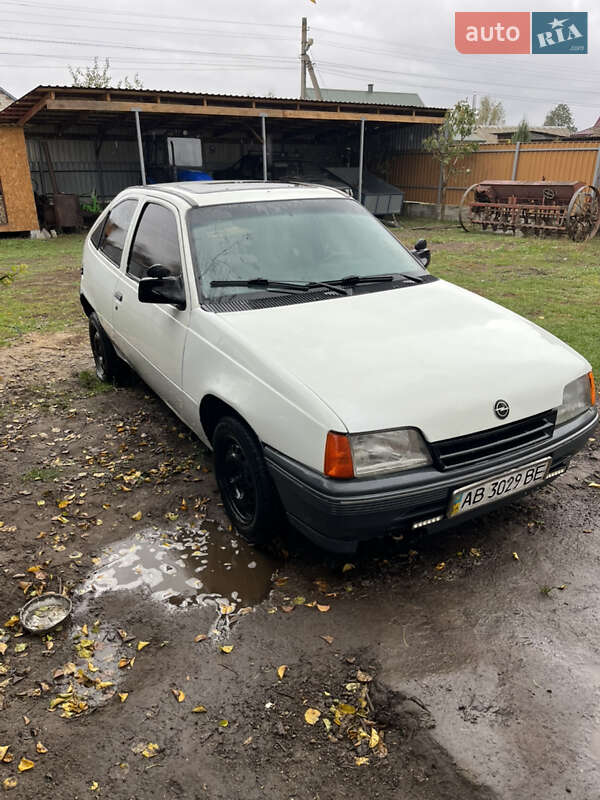 Хэтчбек Opel Kadett 1985 в Звягеле фото Хэтчбек Opel Kadett 1985 в Звягеле