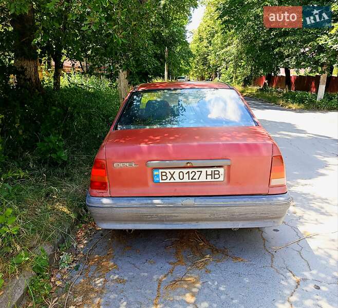 Седан Opel Kadett 1987 в Кам'янець-Подільському