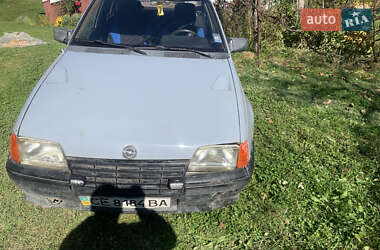 Седан Opel Kadett 1987 в Косове