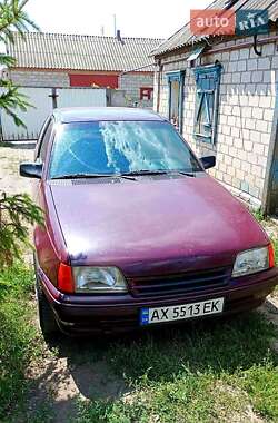 Хэтчбек Opel Kadett 1987 в Харькове