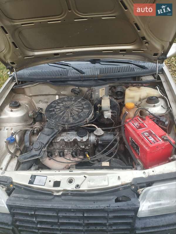 Седан Opel Kadett 1988 в Городку