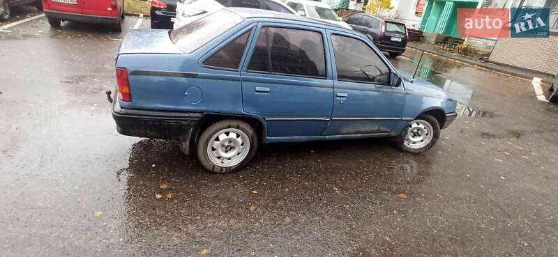 Седан Opel Kadett 1986 в Сумах фото 3 Седан Opel Kadett 1986 в Сумах
