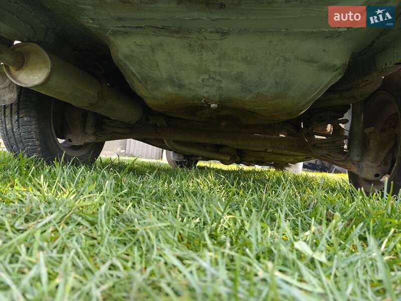 Седан Opel Kadett 1988 в Черновцах