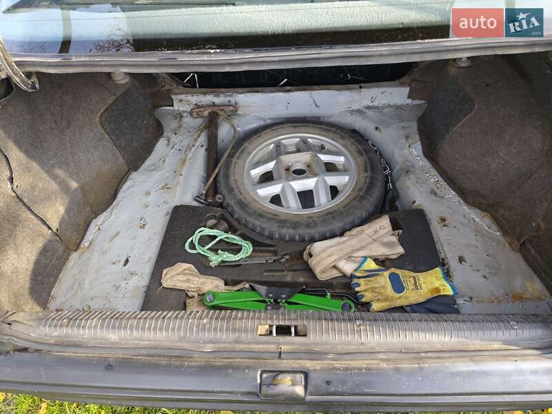 Седан Opel Kadett 1988 в Черновцах