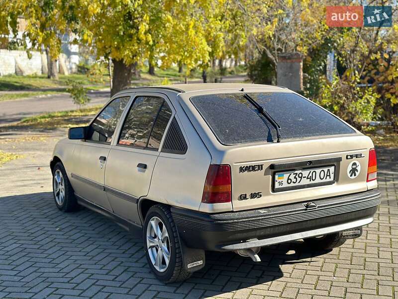 Хэтчбек Opel Kadett 1988 в Николаеве