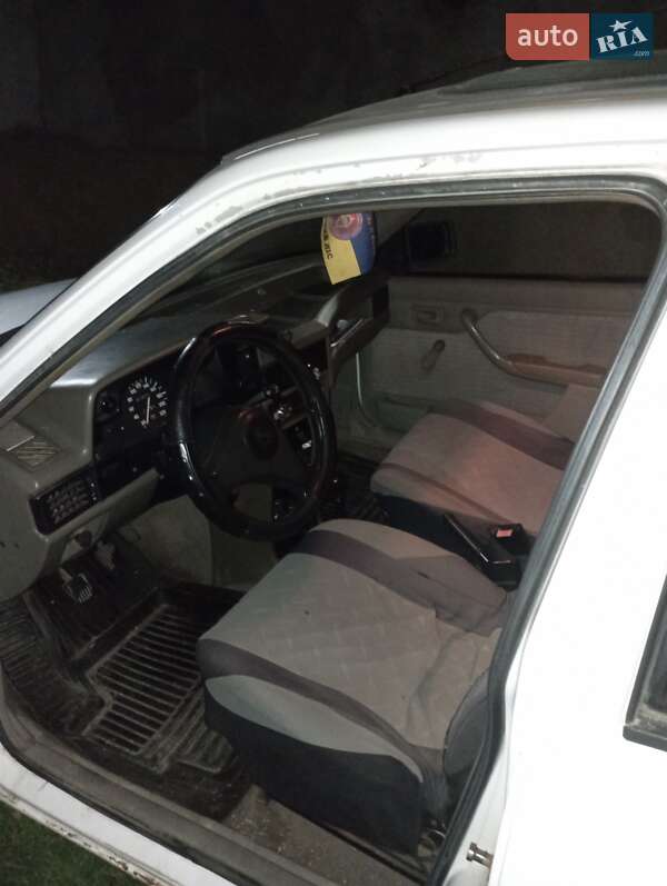 Седан Opel Kadett 1989 в Кропивницком