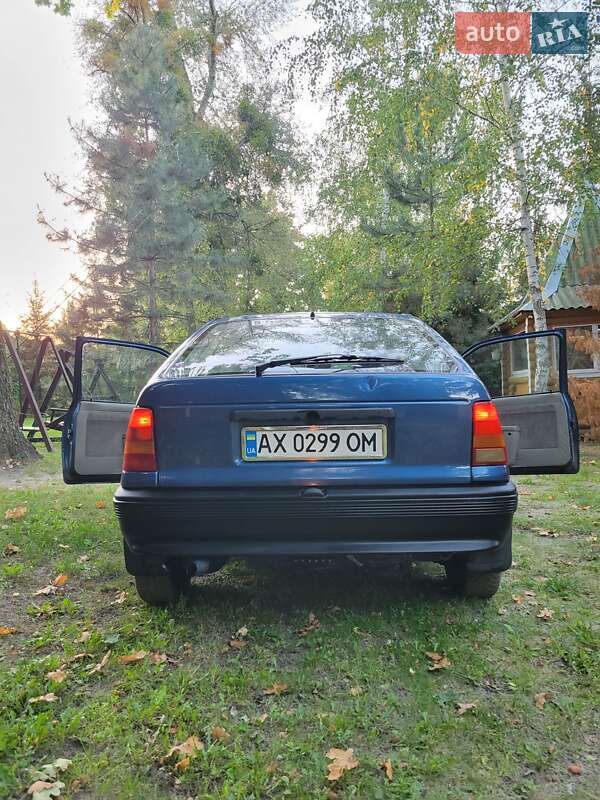 Хетчбек Opel Kadett 1990 в Зміїві