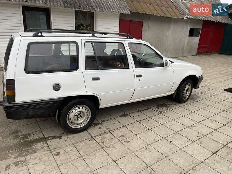 Універсал Opel Kadett 1988 в Здолбуніві фото 4 Універсал Opel Kadett 1988 в Здолбуніві