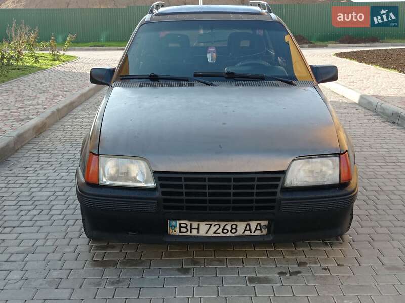 Универсал Opel Kadett 1990 в Одессе