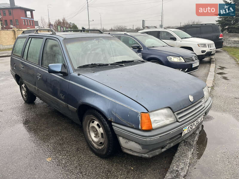 Универсал Opel Kadett 1989 в Прилуках