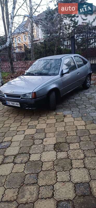 Хетчбек Opel Kadett 1985 в Дніпрі