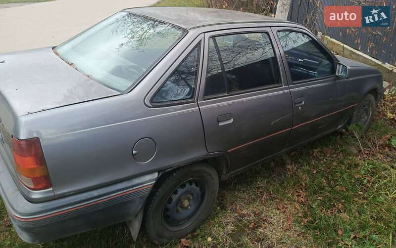 Седан Opel Kadett 1988 в Житомире