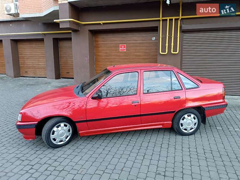 Седан Opel Kadett 1990 в Виннице