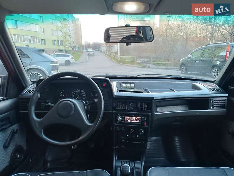 Седан Opel Kadett 1990 в Виннице