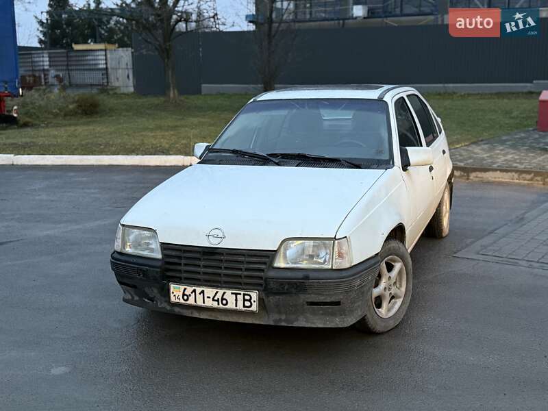 Хэтчбек Opel Kadett 1987 в Львове