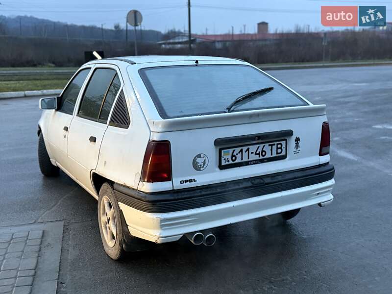 Хэтчбек Opel Kadett 1987 в Львове