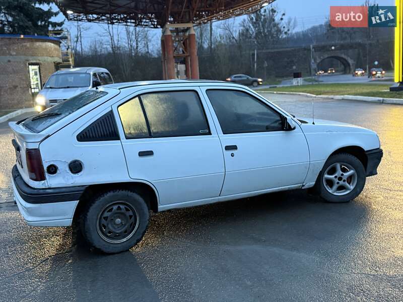 Хэтчбек Opel Kadett 1987 в Львове