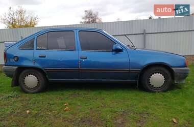 Хэтчбек Opel Kadett 1987 в Миргороде